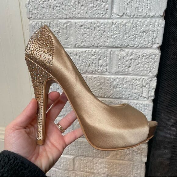 Steve Madden Cream Heels with Rhinestone Embellishments - Picture 5 of 13